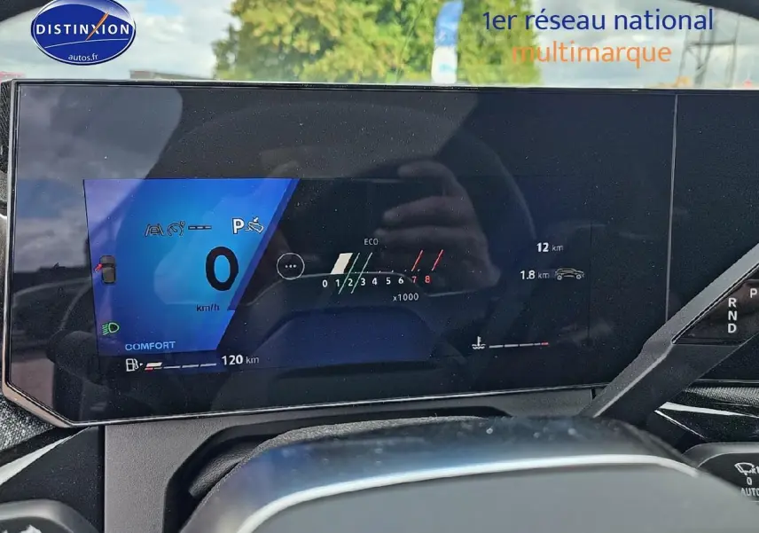 Tableau de bord numérique de Renault Clio VI 1.2 TCe 115 Techno EDC, affichage vitesse et mode confort.