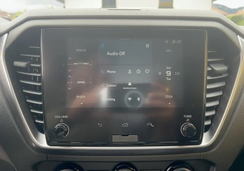 Écran tactile central du tableau de bord de l’Isuzu D-MAX 2.2 TD 164 Space Evolution, interface Android Auto visible.