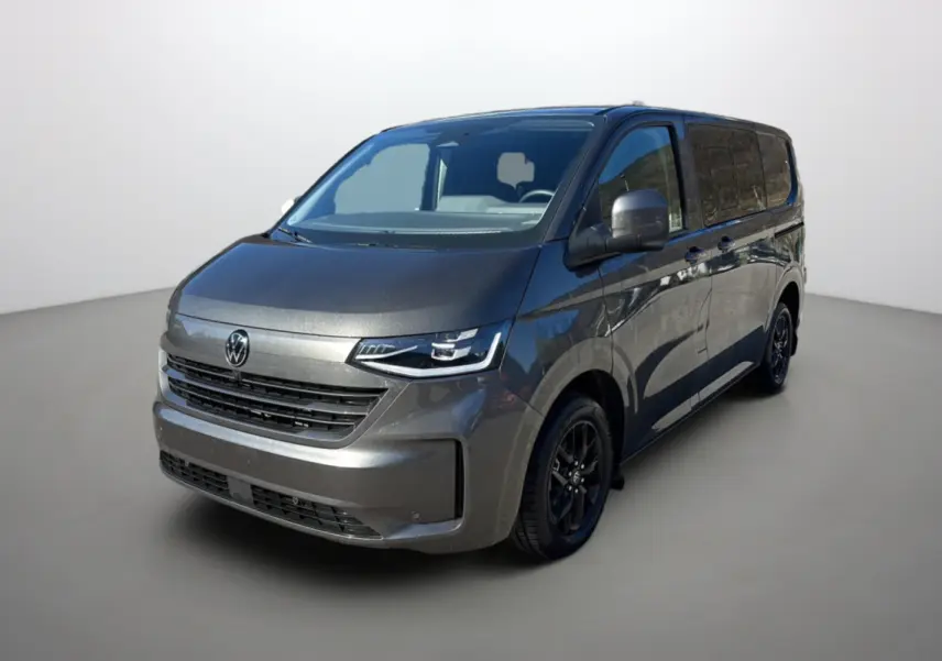 Volkswagen Transporter TDI 170 DSG ProCab L1 gris graphite, vue 3/4 avant avec jantes alu noires 17 pouces.
