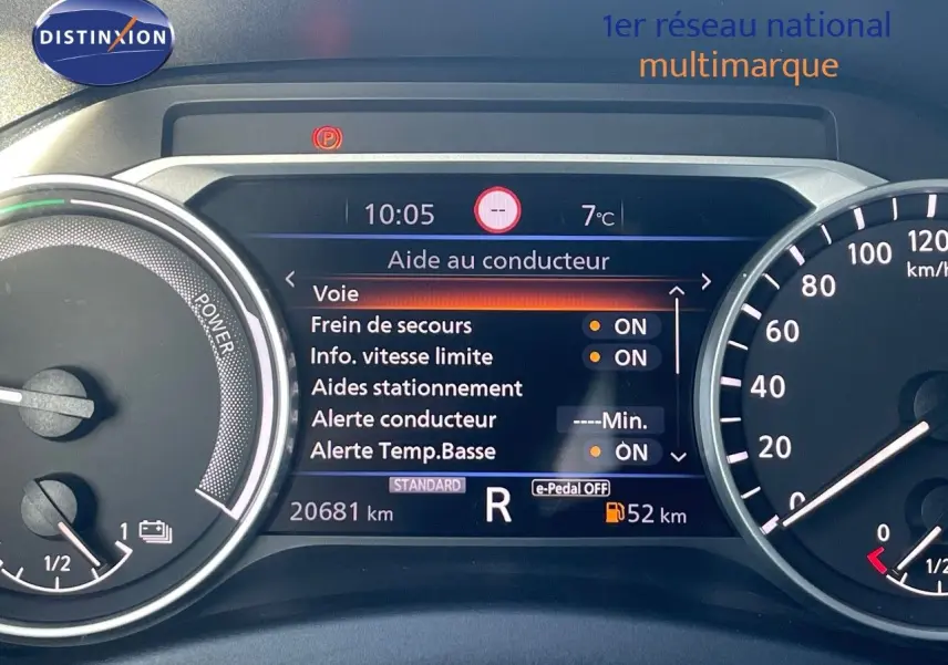 Tableau de bord numérique du Nissan Juke 2024 affichant l'aide au conducteur et le compteur kilométrique à 20681 km