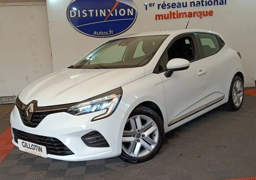 Renault Clio Business Blue dCi 100 blanche vue 3/4 avant droit, avec feux LED et jantes alliage visibles.