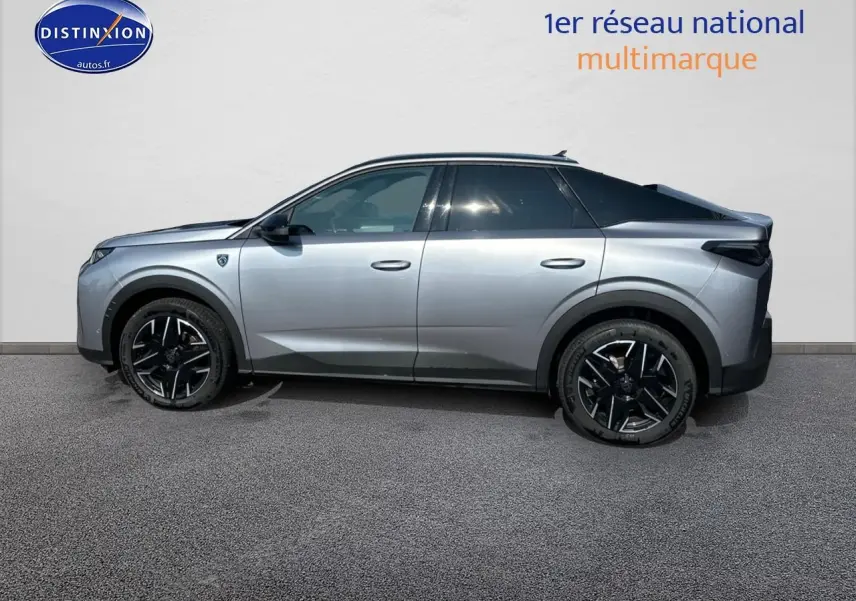 Profil droit d'un Peugeot 3008 gris Artense 2025 avec jantes alu noires et toit noir contrasté.