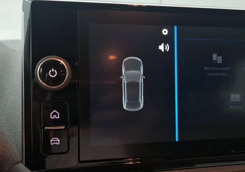 Écran tactile intérieur montrant une vue schématique du véhicule Opel Combo Life 2025 en bleu Kiama.