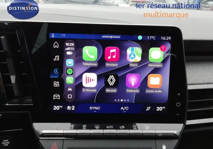 Écran tactile central du Renault Austral 2025 affichant l'interface multimédia avec applications connectées.