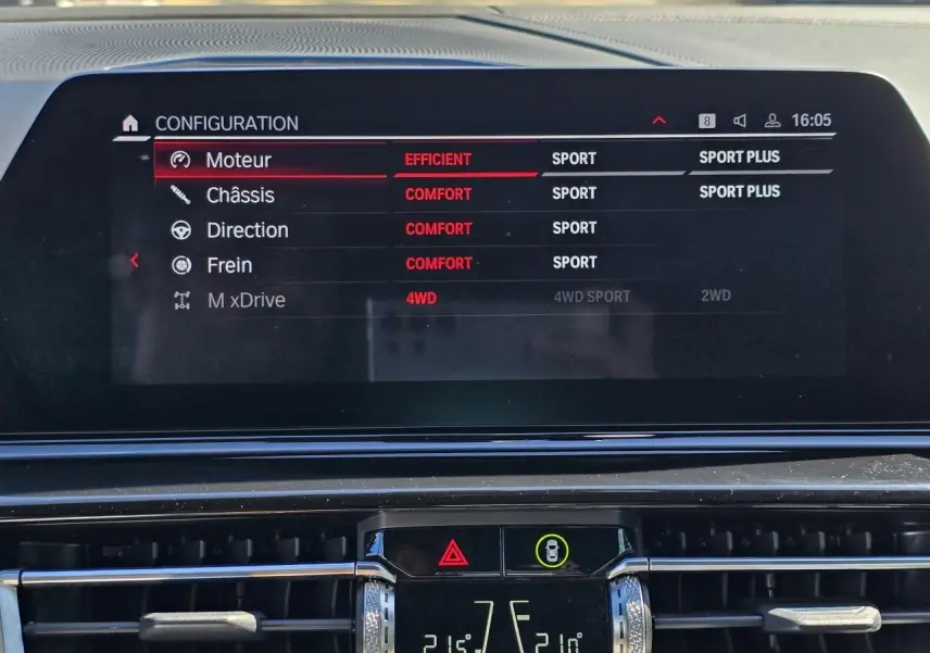 Écran central de configuration des modes de conduite sur BMW Série 8 Cabriolet M8 Competition 2021