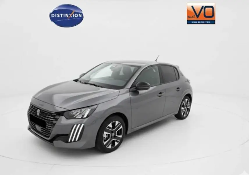 Peugeot 208 Hybrid gris vue 3/4 avant droit, avec feux diurnes LED et jantes alliage 16 pouces.