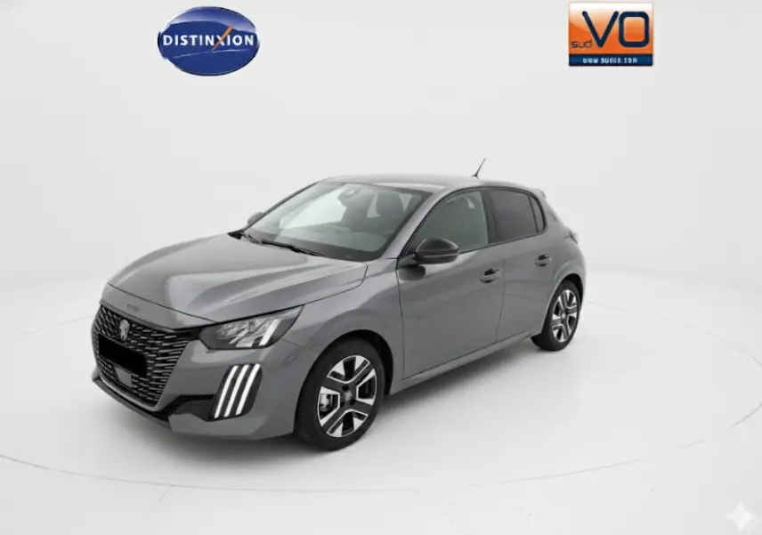 Peugeot 208 Hybrid gris vue 3/4 avant droit, avec feux diurnes à LED et jantes alliage 16 pouces.