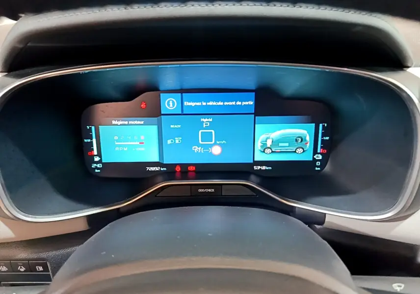Tableau de bord numérique du Citroën C5 Aircross Hybrid 225 ë-EAT8 Shine, affichage multi-fonctions en bleu.
