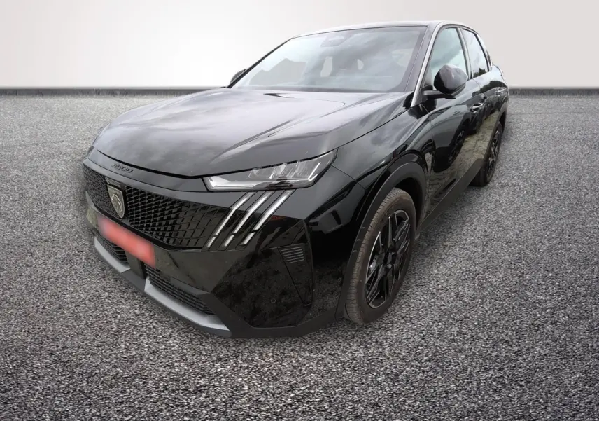 Peugeot 3008 noir vue 3/4 avant droit, avec calandre distinctive et jantes noires 19 pouces.