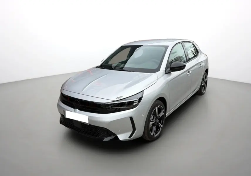 Opel Corsa Hybrid gris kristall vue 3/4 avant droit avec jantes alu noires et calandre noire brillante.