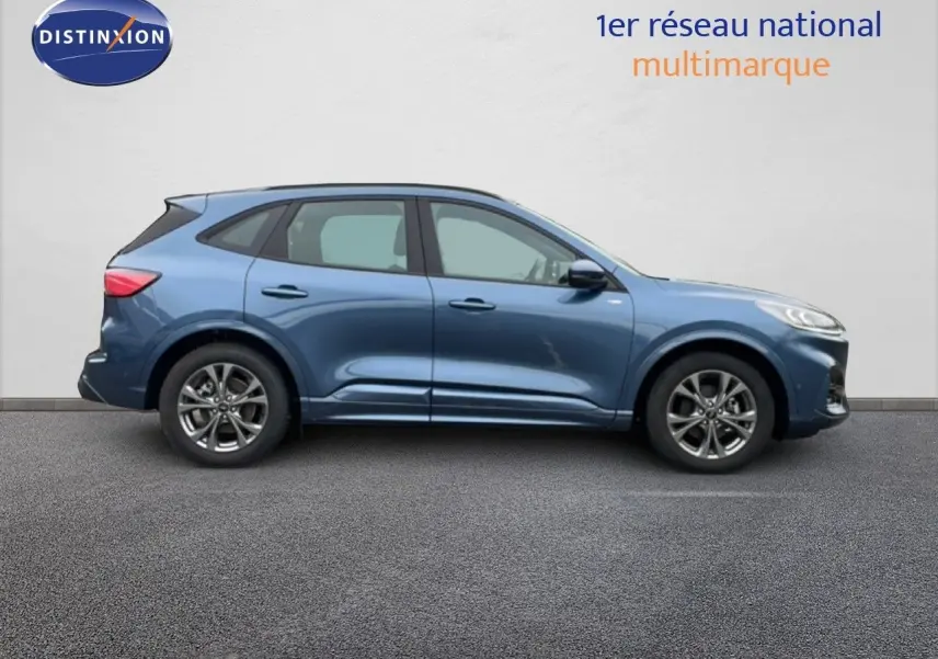 Ford Kuga 2024 bleu Vapor Metal, vue profil côté gauche, finition ST-Line avec jantes alliage grises.