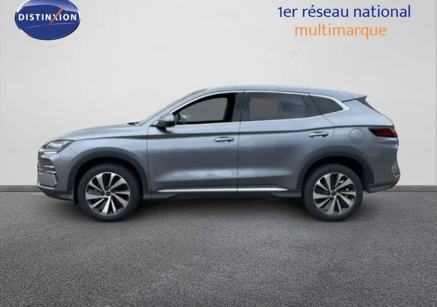 Vue latérale droite du SUV BYD SEAL U 2026 en gris métallisé avec jantes alliage et lignes épurées.