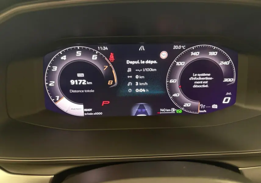 Tableau de bord numérique du CUPRA Leon Phase 2, affichant 9172 km, vitesse et informations de conduite.