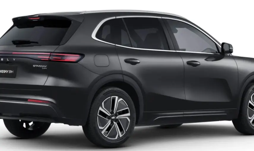 Vue 3/4 arrière droite du SUV Geely STARRAY PRO noir, avec feux arrière LED reliés et jantes stylisées.