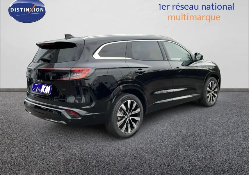 Vue 3/4 arrière droite du Renault Espace 2025 noir étoile métal avec jantes alliage et feux LED distinctifs.