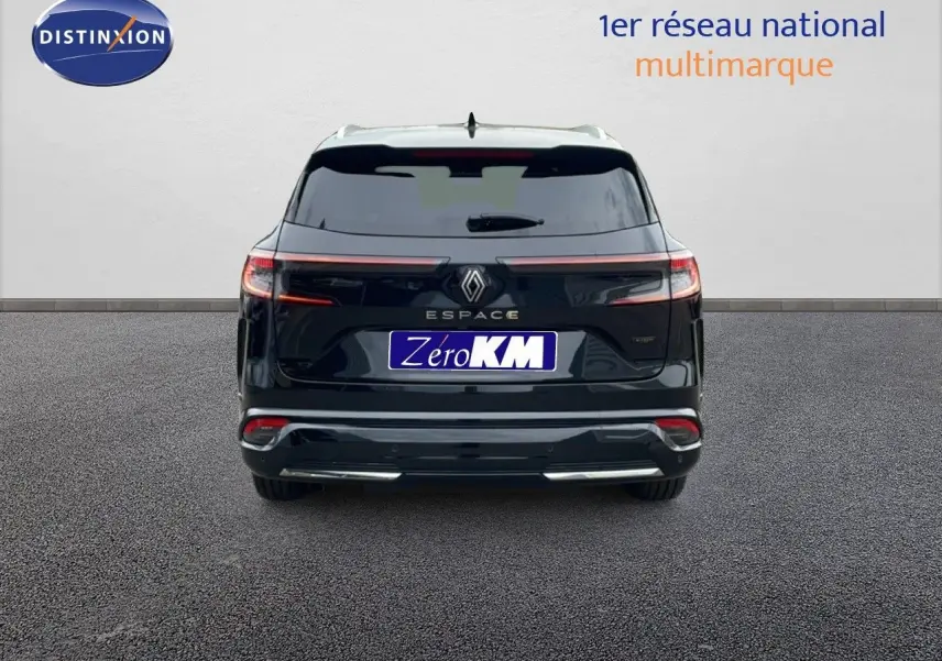 Vue arrière du Renault Espace 2025 noir étoile métal avec feux LED et logo central bien visibles.