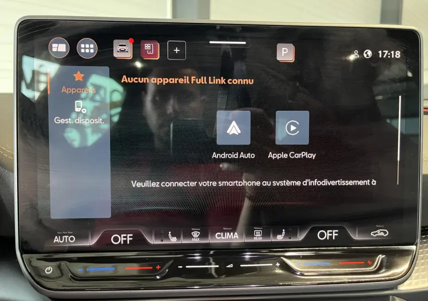 Écran tactile HD 12,9'' du système d'info-divertissement du CUPRA Formentor 2025, affichant Android Auto et Apple CarPlay.