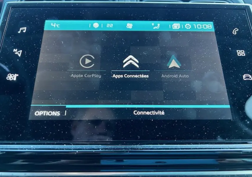 Écran tactile 7 pouces du système CITROËN Connect Nav affichant les options Apple CarPlay et Android Auto.