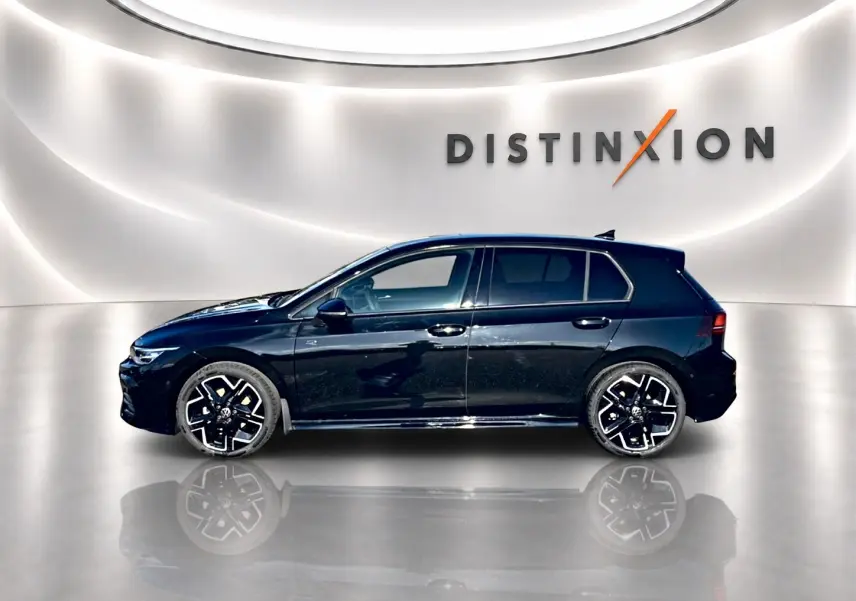 Volkswagen Golf 1.5 etsi evo2 150 R-Line noir vue de profil côté gauche sur fond blanc lumineux avec jantes distinctives.