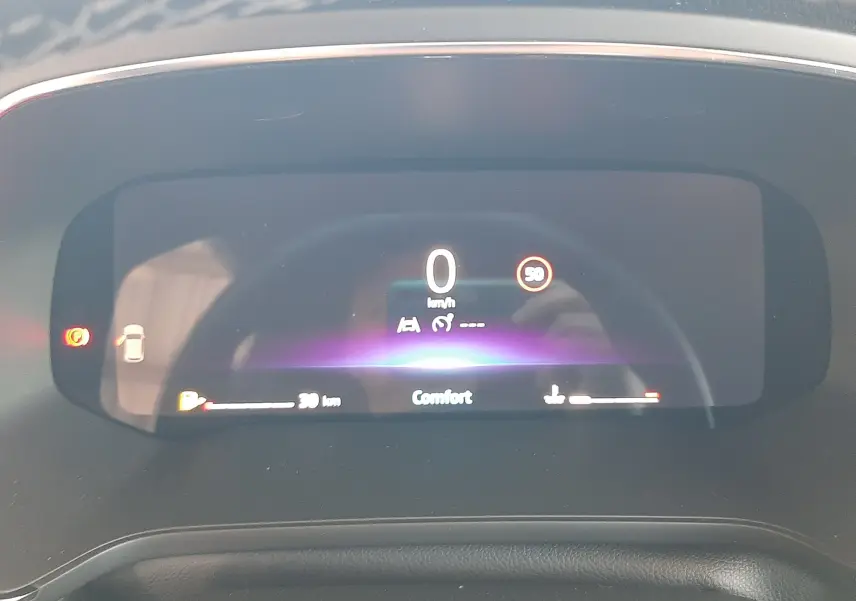 Tableau de bord numérique du Renault Captur II 1.0 TCE 90CH TECHNO, affichant la vitesse à 0 km/h et mode Confort.