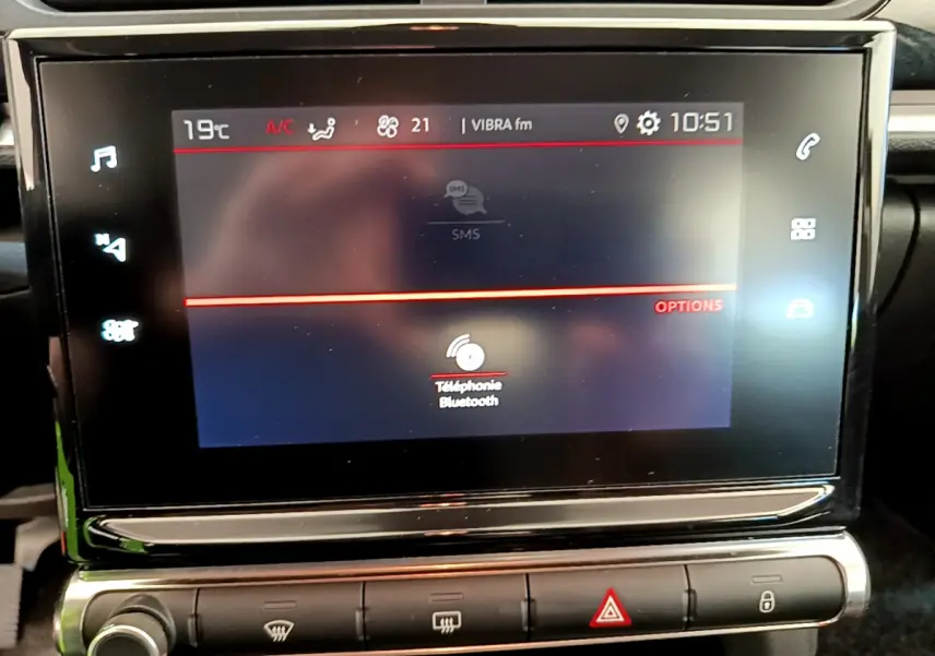 Écran tactile central de 7 pouces de la Citroën C3 2019, affichant la fonction téléphone Bluetooth.