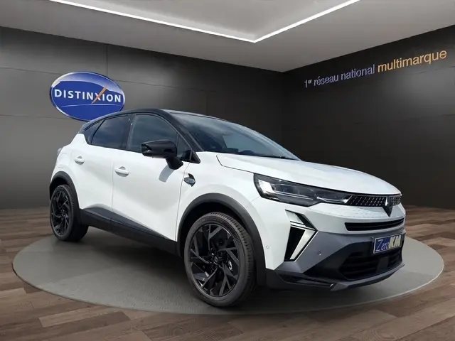 Renault Captur Esprit Alpine blanc bi-ton, vue 3/4 avant droite avec jantes noires et toit noir.