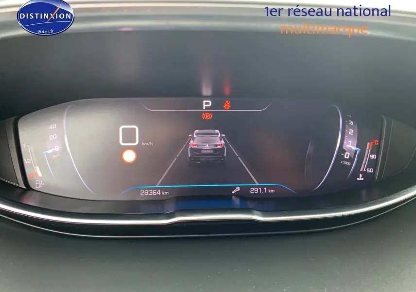 Tableau de bord numérique du Peugeot 3008 1.5 BlueHDi 130 en affichage de vitesse et kilométrage.