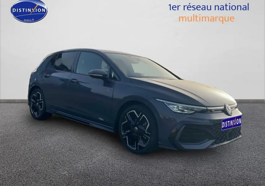 Volkswagen Golf 1.5 ETSI Evo2 gris vue 3/4 avant droit avec jantes alu et boucliers couleur carrosserie.