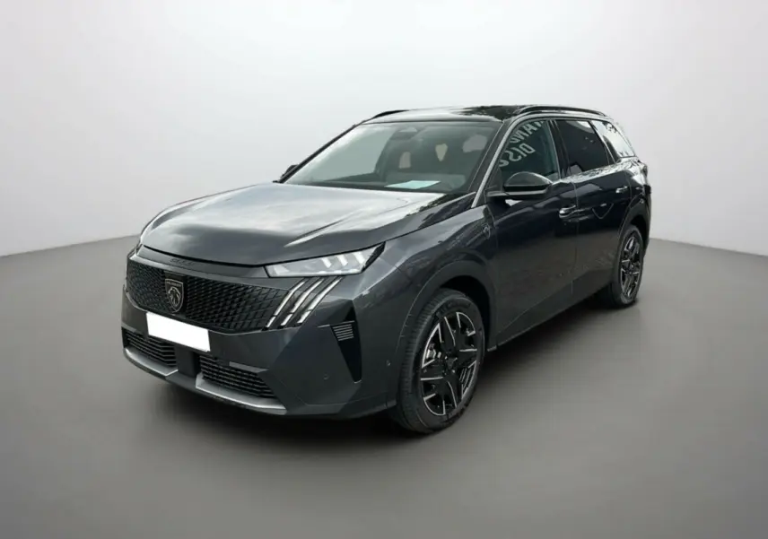 Peugeot 5008 Hybrid gris titane avec toit noir, vue 3/4 avant, jantes alu noires et phares LED distinctifs.