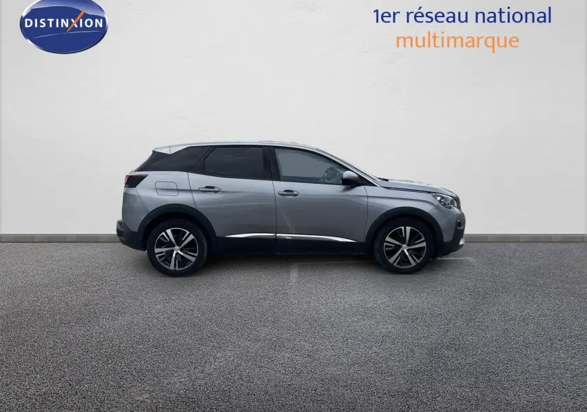 Profil droit d'un Peugeot 3008 gris Artense métal de 2017, avec jantes alliage et toit noir contrasté.
