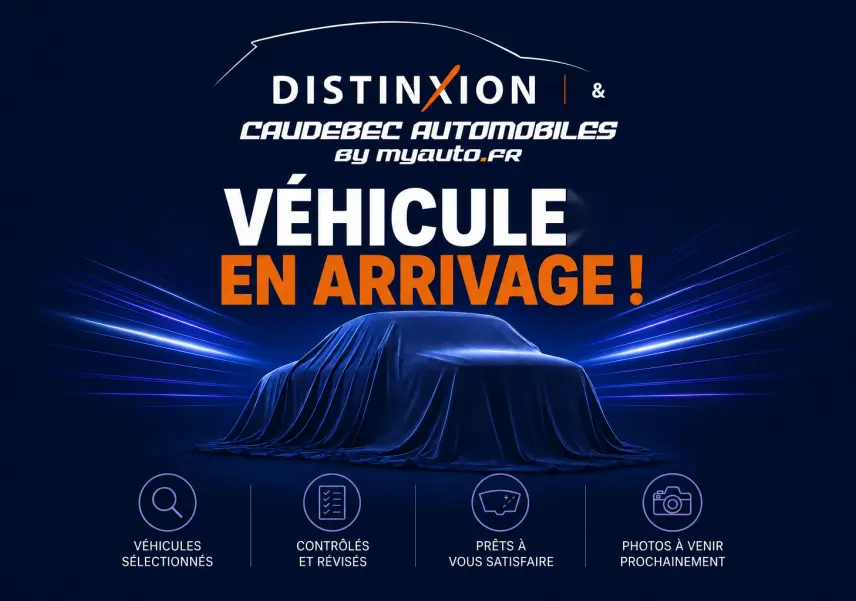 Silhouette d’un MG MOTOR EHS 1.5T PHEV gris sous une housse, vue de profil gauche dans un décor sombre.