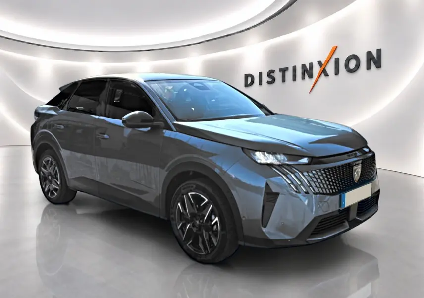 Peugeot 3008 bleu Ingara en 3/4 avant droit, avec calandre distinctive et jantes alliage noires.