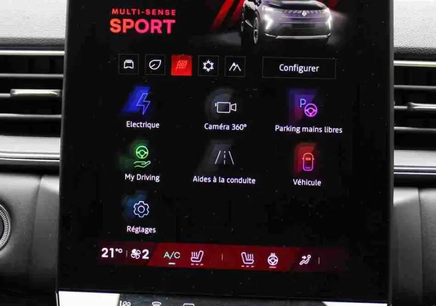 Écran tactile central du tableau de bord du Renault Symbioz 2025 affichant le mode Multi-Sense Sport et diverses options de conduite.