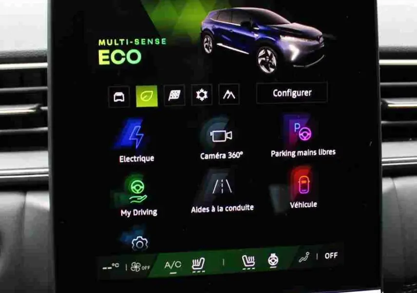 Écran tactile central affichant le mode Multi-Sense ECO avec une image 3D du Renault Symbioz bleu iron metal.