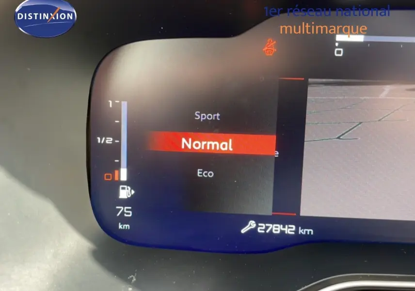 Affichage numérique du tableau de bord du Citroën C5 Aircross bleu Eclipse Metal, mode de conduite Normal sélectionné.