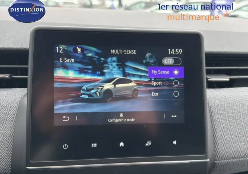 Écran tactile central affichant le mode de conduite Multi-Sense avec une Renault Clio gris rafale en animation.