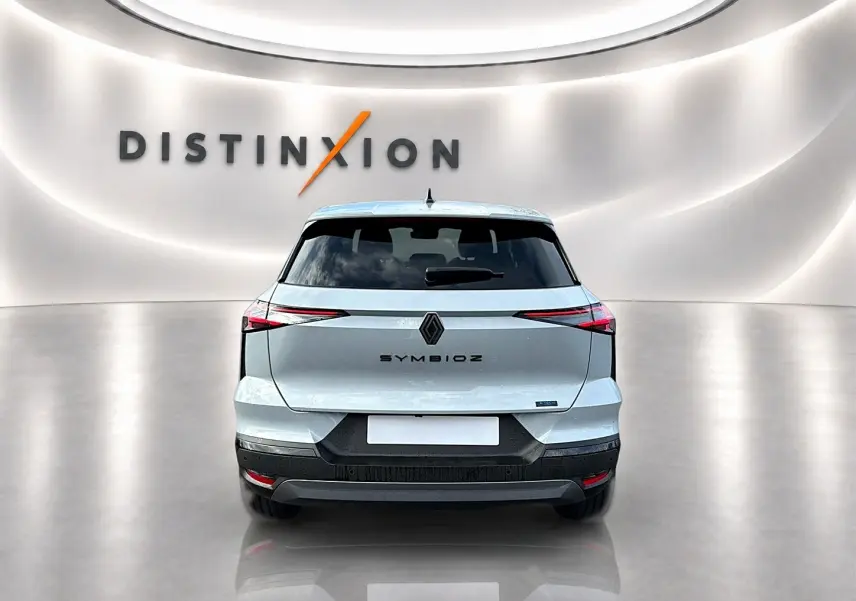Vue arrière du Renault Symbioz gris rafale 2026 avec feux LED fins et logo distinctif au centre du hayon.