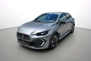 Renault Clio 6 TCE 115 EDC Techno gris schiste vue 3/4 avant avec feux LED et jantes alu 16 pouces.