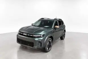 SUV Dacia Bigster vert cèdre en 3/4 avant droit, avec jantes alu noires et rétroviseurs couleur bronze.
