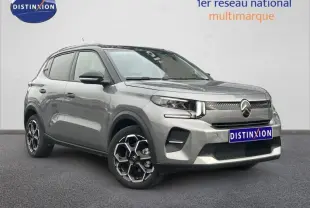 Vue 3/4 avant d'une Citroën C3 1.2 Turbo 100ch MAX gris Mercury avec jantes alu et phares LED.