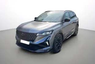 Renault Austral 200 Esprit Alpine gris schiste avec toit noir, vue 3/4 avant droit mettant en valeur ses jantes noires.
