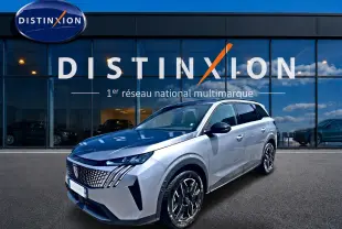 Peugeot 5008 Hybrid 145 allure e-dcs6 gris artense vue 3/4 avant avec jantes alu et calandre distinctive.
