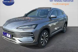 Vue 3/4 avant droite du BYD SEAL U gris TIME GREY, mettant en valeur ses lignes modernes et ses jantes bicolores.