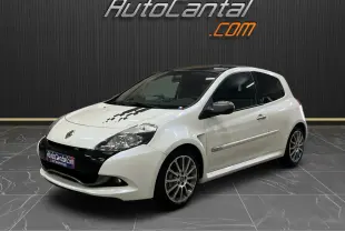 Renault Clio III RS 20th Anniversary blanc nacré toit noir, vue 3/4 avant droit avec jantes alliage et bandeau noir avant.