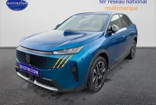 Peugeot 3008 bleu en 3/4 avant droit, avec calandre noire et feux LED à griffes orange distinctifs.