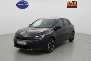 Opel Corsa 2025 noire vue en 3/4 avant droit, avec jantes alliage au design moderne et calandre épurée.