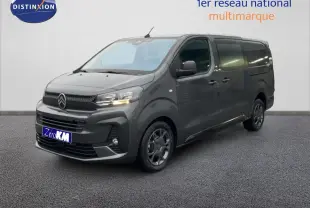 Vue 3/4 avant droit d'un Citroën Jumpy Cabine Approfondie gris titane métallisé avec calandre noire et jantes foncées.
