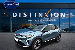 Renault Symbioz bleu mercure en 3/4 avant droit, avec jantes alliage et feux LED distinctifs.