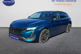 Peugeot 308 2024 bleu obsession métal en 3/4 avant droit, avec jantes alliage et feux LED distinctifs.