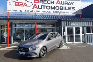Mercedes Classe B 180 Progressive Line gris montagne magno, vue 3/4 avant droit devant concessionnaire Brech Auray Automobiles